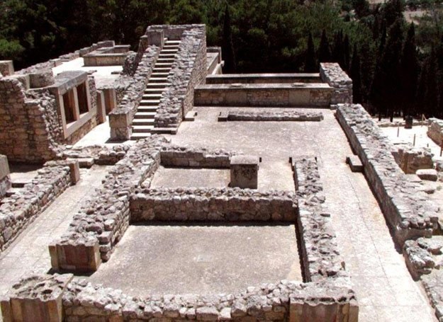 Na zdj. Ruiny pałacu w Knossos na Krecie. To labirynt z greckich mitów, w którym miał żyć Minotaur. /Archiwum