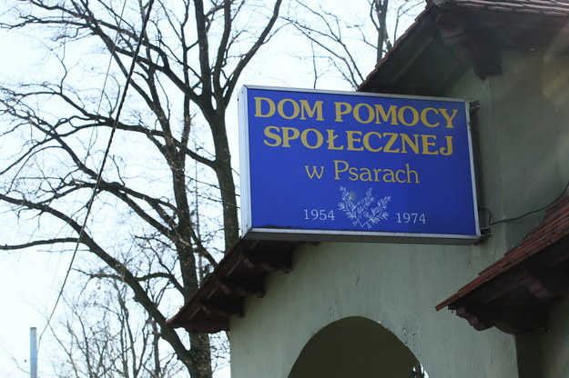 Na zdj. siedziba DPS w Psarach /Tomasz Wojtasik /PAP