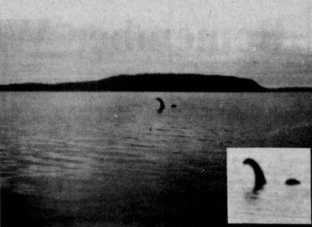 Na zdj. Zdjęcie domniemanego potwora z Lake Pepin wykonane w 1987 r. /Archiwum