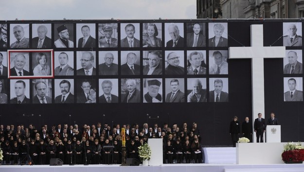 Na zdjęciu archiwalnym z 17.04.2010 r. uroczystości żałobne na Placu Piłsudskiego w Warszawie /Jacek Turczyk /PAP