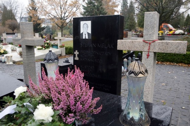 Na zdjęciu archiwalnym z 17.11.2016 r. grób Stefana Melaka na Cmentarzu Wojskowym na warszawskich Powązkach /Tomasz Gzell /PAP