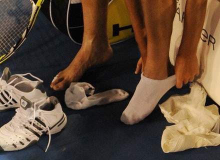 Na zdjęciu: brudne skarpetki jednego z rosyjskich tenisistów, styczeń 2008 /AFP