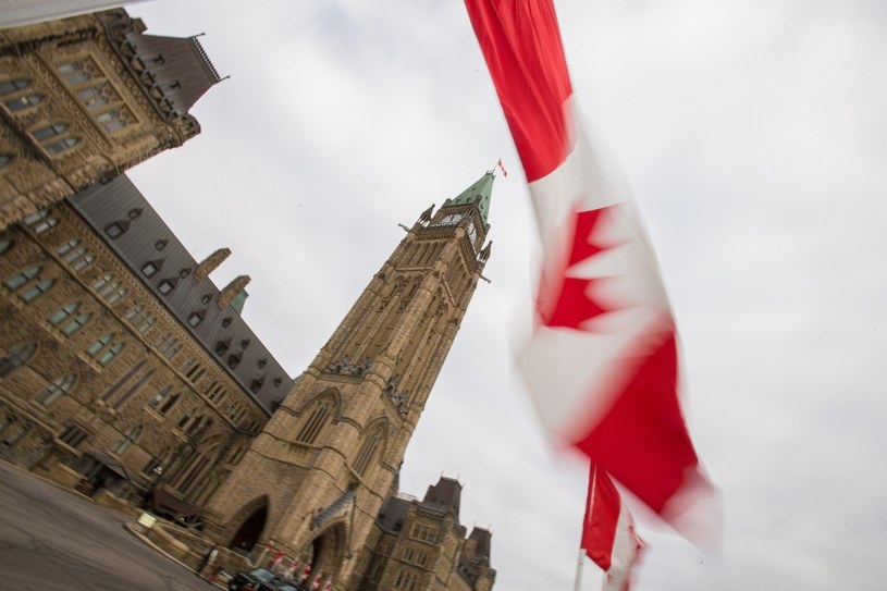 Na zdjęciu: Budynek kanadyjskiego parlamentu w Ottawie /GEOFF ROBINSON /AFP