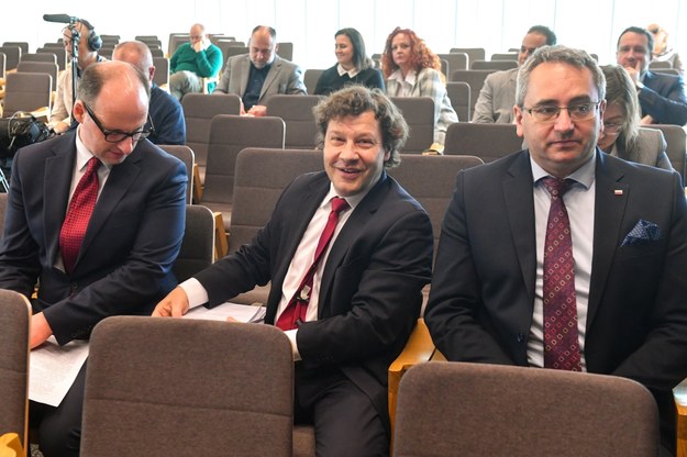 Na zdjęciu: były prezes stołecznego Sądu Apelacyjnego Piotr Schab (C) oraz sędziowie Michał Lasota (P) i Przemysław Radzik (L) /Piotr Nowak /PAP