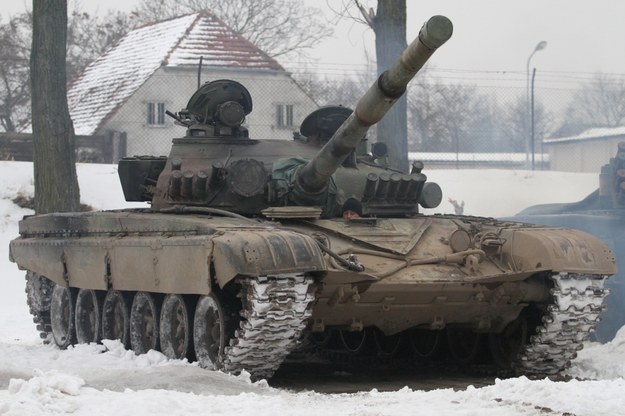Na zdjęciu czołg T-72 /Adam Ciereszko /PAP