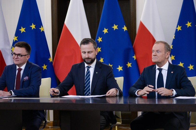 Na zdjęciu (do lewej) Szymon Hołownia, Władysław Kosiniak-Kamysz, Donald Tusk /Marcin Obara /PAP
