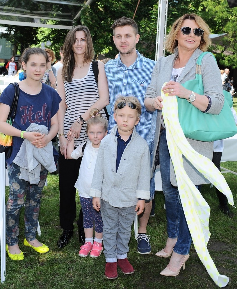 Na zdjęciu: Dzieci Królikowskich, Małgorzata oraz była partnerka syna Antka, Laura Breszka z córeczką. /- /MWMedia