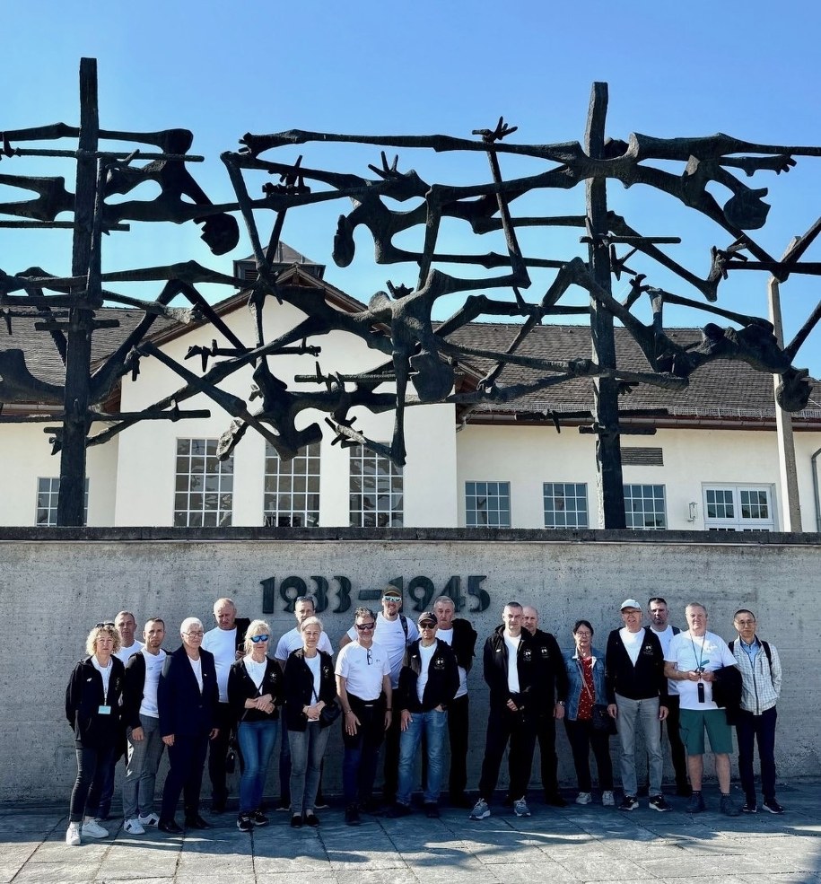 Na zdjęciu grupa Polska biegu Dachau - Oświęcim /Foto: Paweł Żyła /