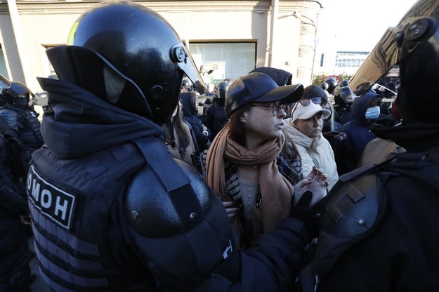 Na zdjęciu ilustracyjnym protesty przeciwko mobilizacji w Sankt Petersburgu /ANATOLY MALTSEV  /PAP/EPA