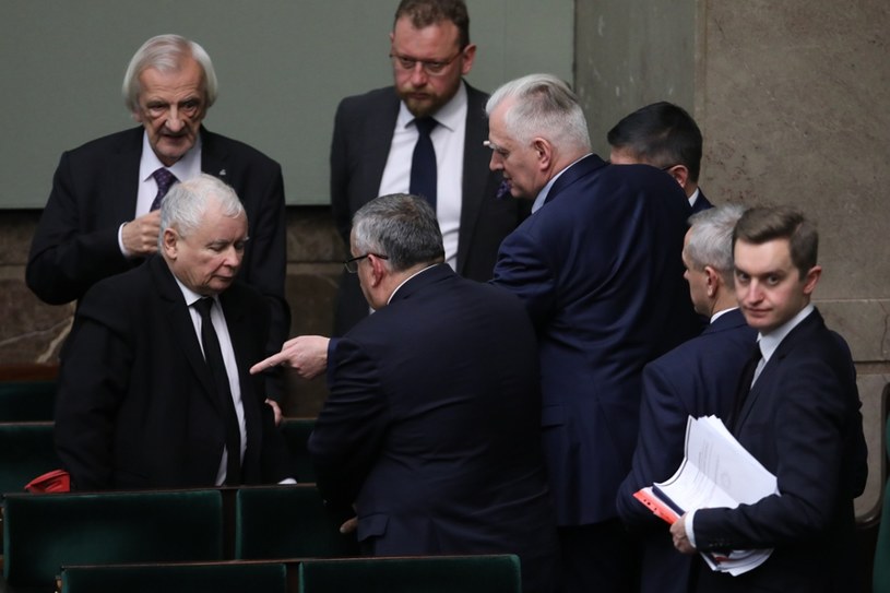 Na zdjęciu: Jarosław Kaczyński, Ryszard Terlecki, Łukasz Szumowski, Jarosław Gowin, Sebastian Kaleta /fot. Andrzej Iwanczuk /Reporter