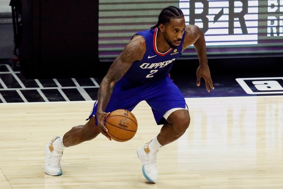 Na zdjęciu Kawhi Leonard /ETIENNE LAURENT /PAP/EPA