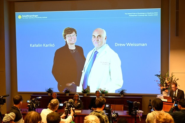 Na zdjęciu laureaci Nagrody Nobla 2023 Katalin Kariko i Drew Weissman ' /Jessica Gow  /PAP/EPA