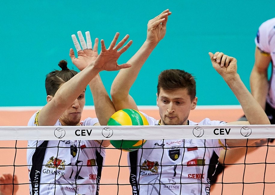 Na zdjęciu Maciej Muzaj i Piotr Nowakowski / 	Adam Warżawa    /PAP