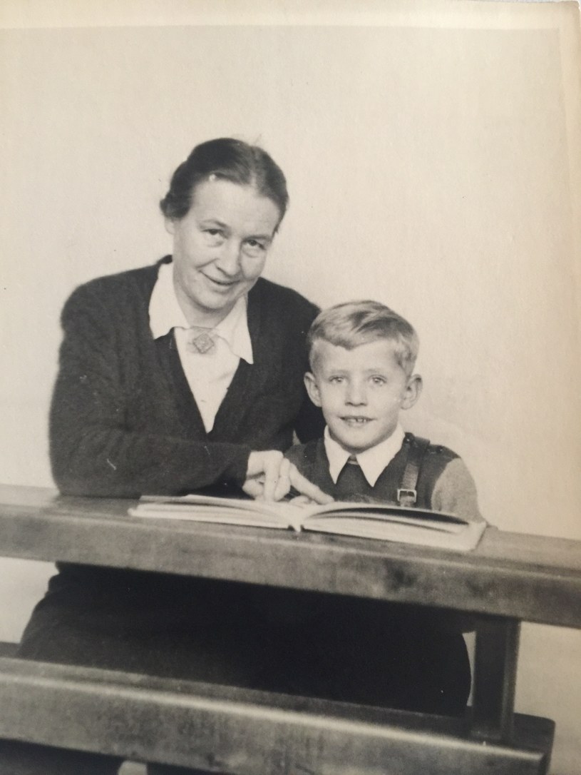 Na zdjęciu mały Hermann Lüdeking z przybraną matką Marią Lüdeking, działaczką nazistowskiej organizacji Bund Deutscher Mädel /Archiwum prywatne Hermanna Luedekinga /INTERIA.PL