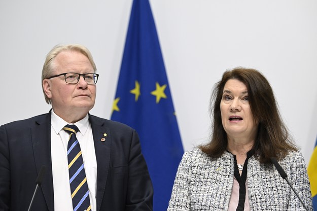 Na zdjęciu: Minister obrony Szwecji Peter Hultqvist i szwedzka minister spraw zagranicznych Ann Linde /PAP/EPA/HENRIK MONTGOMERY /
