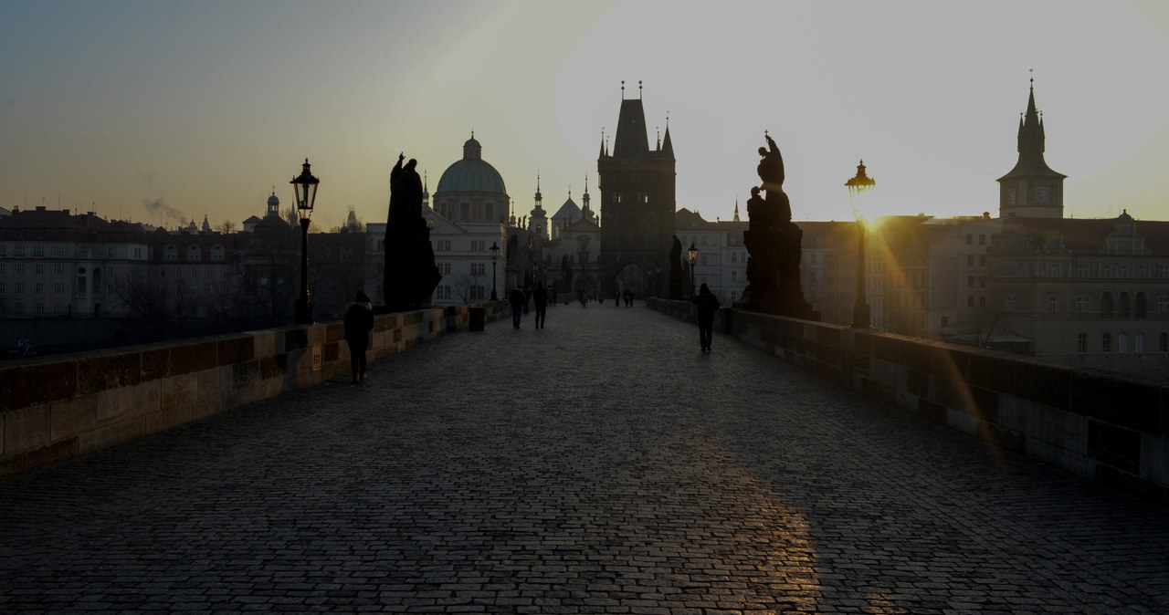 Na zdjeciu: Most Karola w Pradze /MICHAL CIZEK /AFP