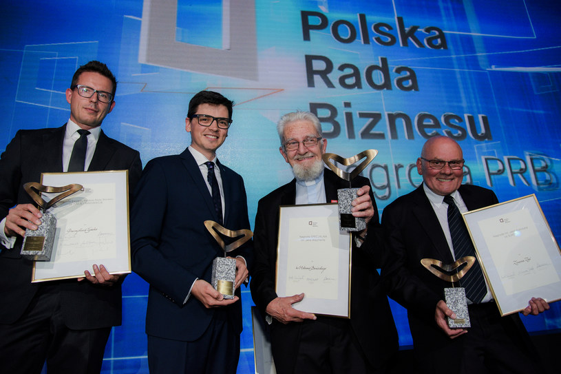 Na zdjęciu od lewej: Przemysław Gacek, Bartosz Pilitowski, ks. Adam Boniecki i Zenon Ziaja (źródło: PRB) /&nbsp