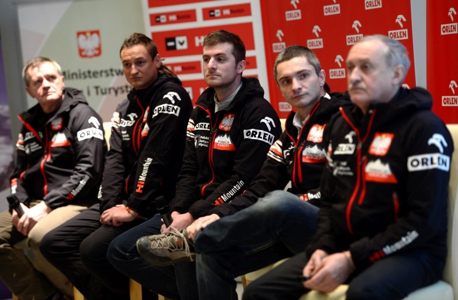 Na zdjęciu (od prawej): Krzysztof Wielicki, Adam Małek, Tomasz Kowalski, Adam Bielecki i Maciej Berbeka. Zdjęcie z 21.12.2012 /Bartłomiej  Zborowski /PAP