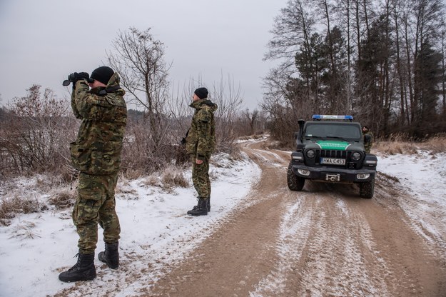 Na zdjęciu: Patrol straży granicznej przy polsko-białoruskiej granicy w okolicach Kodnia /Wojtek Jargiło /PAP
