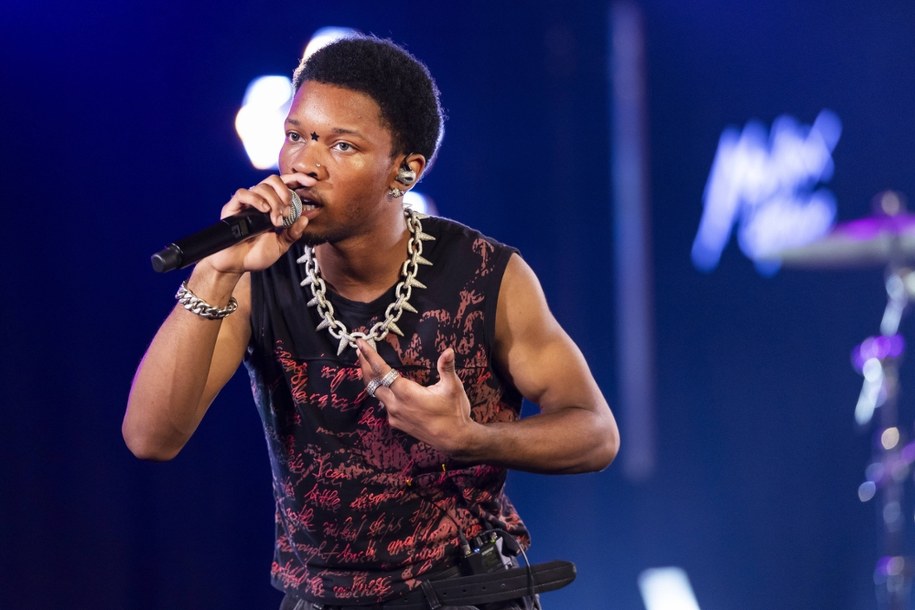 Na zdjęciu piosenkarz o pseudonimie D4vd, czyli David Anthony Burke / 	CYRIL ZINGARO /PAP/EPA