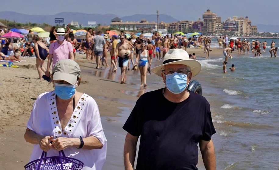 Na zdjęciu plaża La Patacona w Walencji /	MANUEL BRUQUE /PAP/EPA