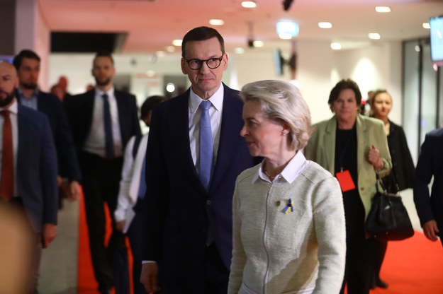 Na zdjęciu premier Mateusz Morawiecki oraz szefowa Komisji Europejskiej Ursula von der Leyen /Rafał Guz /PAP