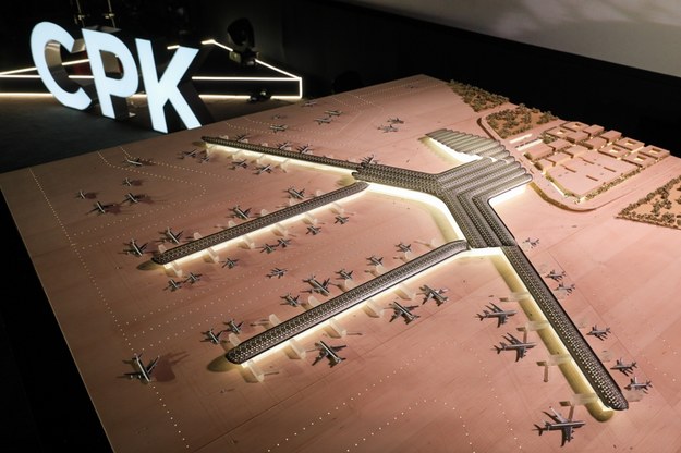 Na zdjęciu:  Prezentacja koncepcji architektonicznej terminala lotniska CPK i dworca kolejowego, z 6 lipca 2023 roku /Paweł Supernak /PAP