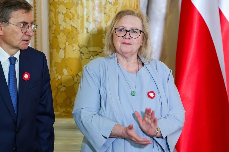 Na zdjęciu prezes Naczelnego Sądu Administracyjnego Jacek Chlebny (L) i Pierwsza Prezes Sądu Najwyższego Małgorzata Manowska (P) podczas uroczystości wręczenia odznaczeń państwowych na Zamku Królewskim w Warszawie w maju tego roku /Albert Zawada /PAP