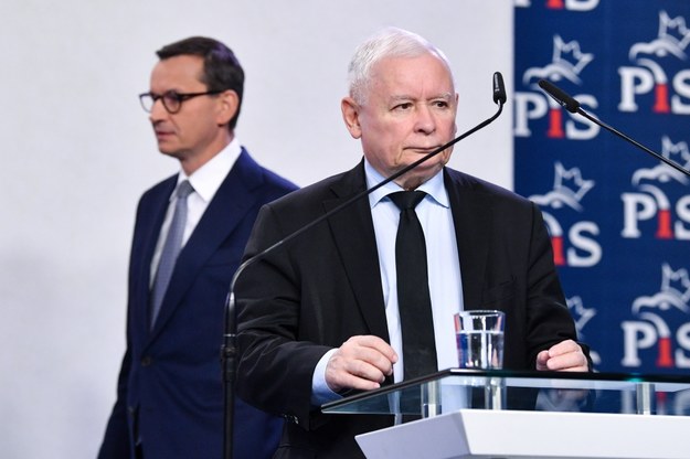 Na zdjęciu prezes PiS Jarosław Kaczyński i premier Mateusz Morawiecki /Radek Pietruszka /PAP