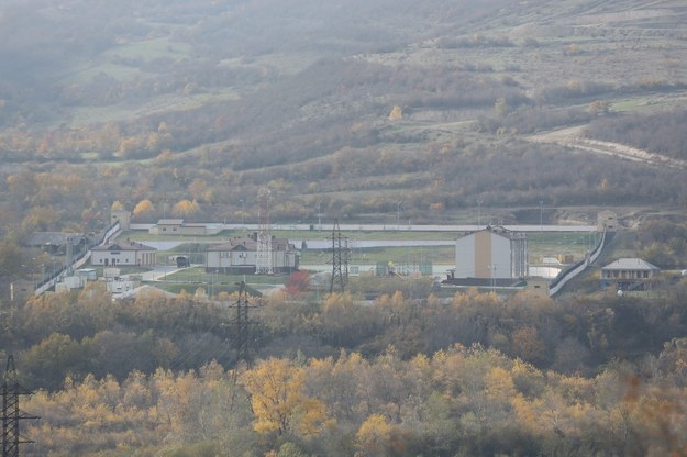 Na zdjęciu: punkt kontrolny przy "linii rozgraniczenia" przy granicy z Osetią Południową w Odzisi; zdj. z 2017 roku / 	Leszek Szymański    /PAP