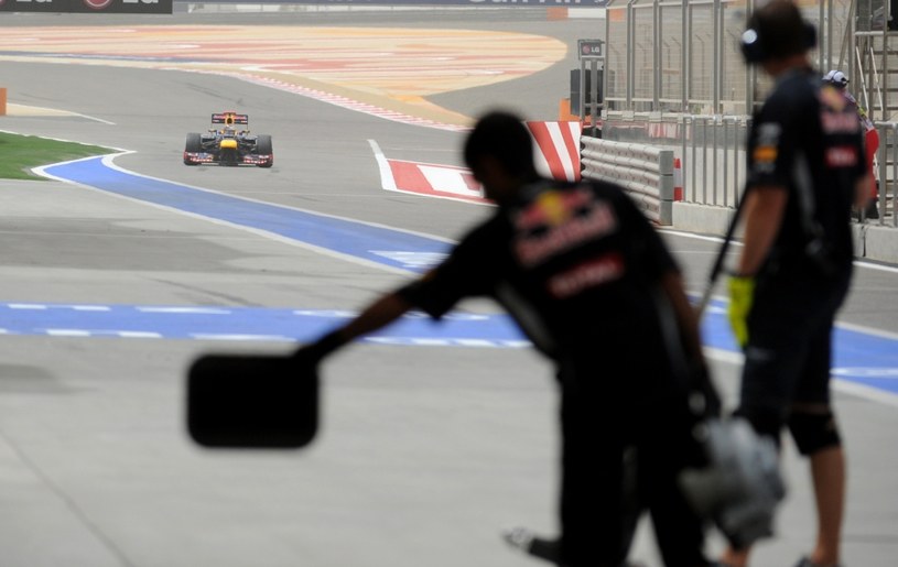 Na zdjęciu Red Bull Racing, Niemiec Sebastian Vettel podczas treningu na torze w Bahrajnie /AFP