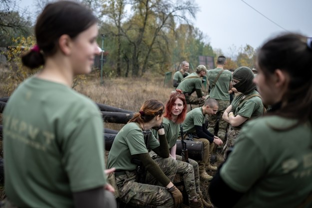 Na zdjęciu rekruci 3 Brygady Szturmowej Sił Zbrojnych Ukrainy /Viacheslav Ratynskyi /PAP