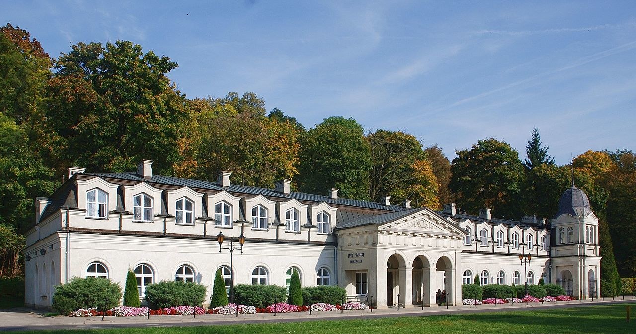 Na zdjęciu Sanatorium „Stare Łazienki” - jeden z najpiękniejszych budynków uzdrowiskowych usytuowany w nałęczowskim Parku. /Wikipedia.org /materiały prasowe