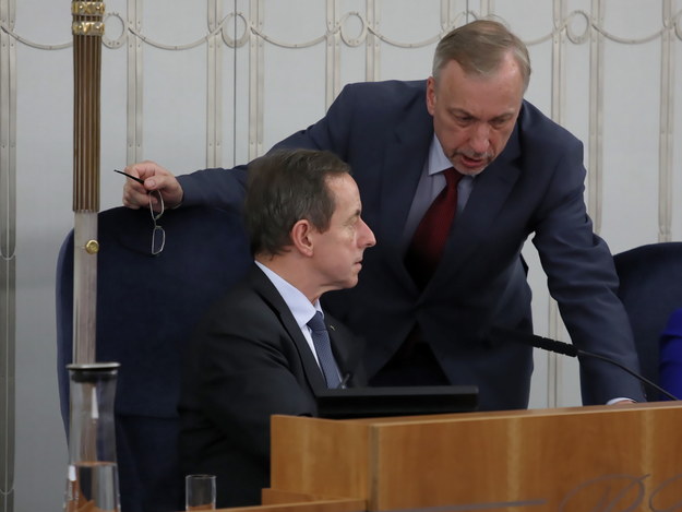 Na zdjęciu senator Bogdan Zdrojewski i marszałek Senatu Tomasz Grodzki / 	Tomasz Gzell    /PAP