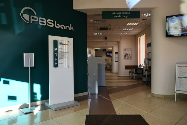 Na zdjęciu z 17 stycznia zamknięty Podkarpacki Bank Spółdzielczy w Sanoku /Darek Delmanowicz /PAP