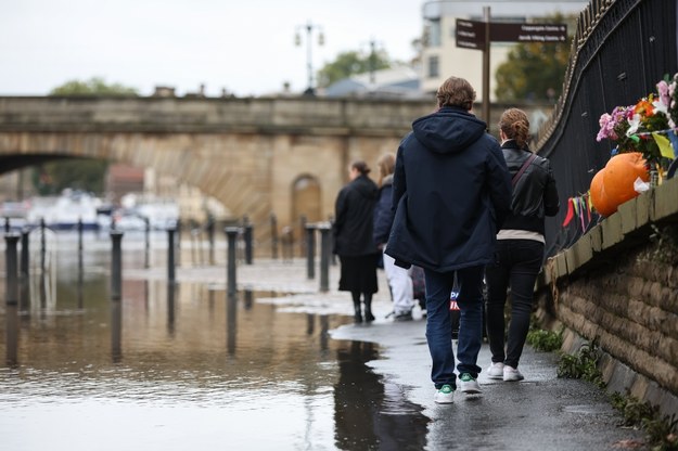 Na zdjęciu zalane ulice w York /Adam Vaughan /PAP/EPA