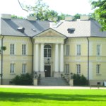 "Na ziemi milszy jest mi ten zakątek". Co zobaczyć w pałacu w Dobrzycy?