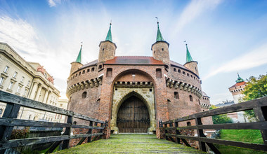 Na zmianach podatkowych PIT w Polskim Ładzie znacznie stracą samorządy - agencja Fitch