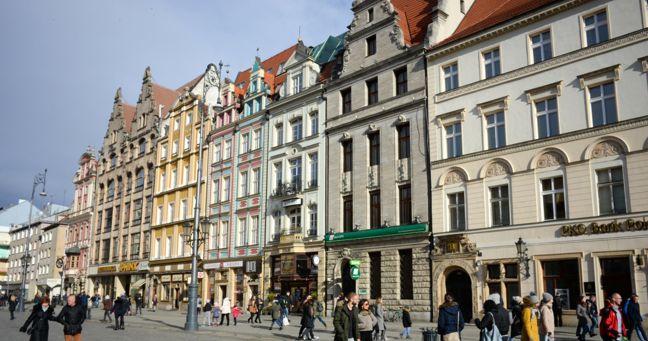 Na zmianach podatkowych stracą samorządy /ANDRZEJ ZBRANIECKI /East News