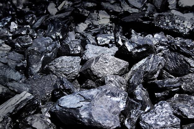 Na zwałach kopalń pozostaje  8,3 mln ton niesprzedanego węgla /&copy;123RF/PICSEL