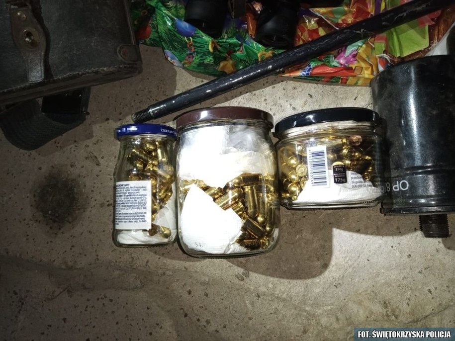 Naboje znalezione w domu mężczyzny /KMP Kielce /Policja