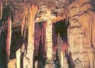 Nacieki mineralne, jaskinia Postojna /Encyklopedia Internautica