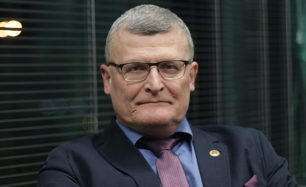 Naczelna Izba Lekarska umorzyła postępowanie przeciwko dr. Pawłowi Grzesiowskiemu 