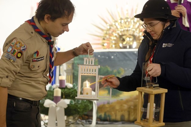 Naczelniczka Związku Harcerstwa Polskiego Martyna Kowacka (P) i naczelnik słowackiego skautingu Marian Lezo (L) /Grzegorz Momot /PAP