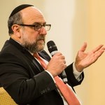 Naczelny rabin Polski: Nie można w jednym zdaniu mieszać sprawców niemieckich i żydowskich