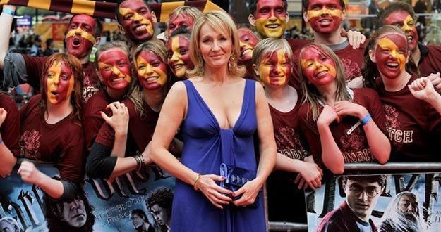 Nad czym pracuje J.K. Rowling? /AFP