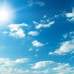 Nad Europą jest coraz mniej chmur. Promieniowanie UV bije rekordy