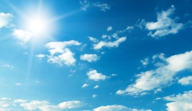 Nad Europą jest coraz mniej chmur. Promieniowanie UV bije rekordy