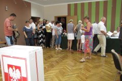 Nad morzem tłumy przy wyborczych urnach