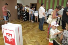Nad morzem tłumy przy wyborczych urnach